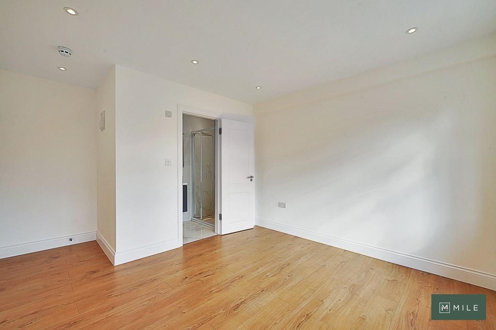 Flat 1, 52 Coles Green Road - phh1ry25 YAKfxurci US9
