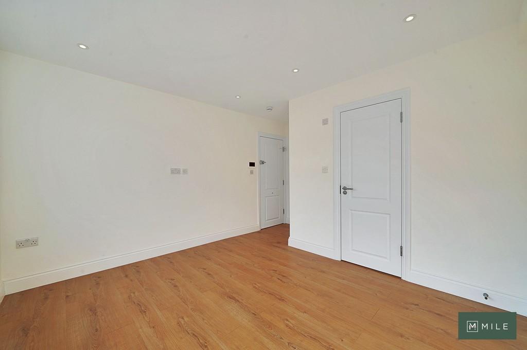 Flat 1, 52 Coles Green Road - 7 Wos DMpe W5 Gyyp SOPzs W