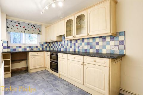 2 bedroom apartment to rent, Maltings Court, Ware SG12