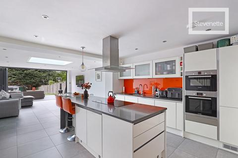 7 Chapel Road, Epping, CM16 5DS
