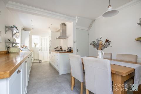 4 bedroom detached house for sale, Greenways, Eaton
