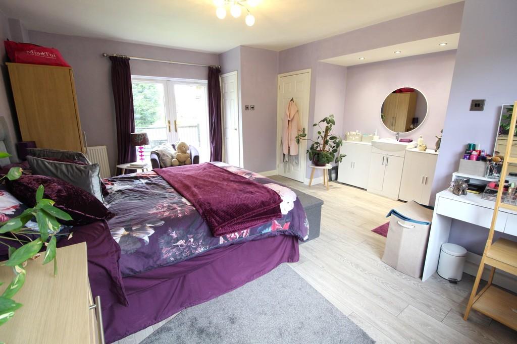 Master bed 2