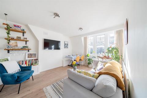 2 bedroom flat for sale, Glenloch Road, Belsize Park, NW3