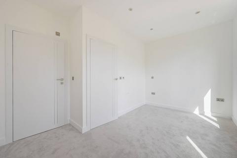 undefined, 60 Larkshall Road, London E4
