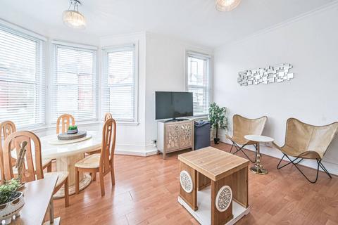 2 bedroom flat for sale, Melrose Avenue, Willesden, London, NW2
