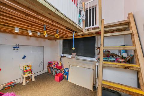 2 bedroom flat for sale, Mowll Street, Oval, London, SW9