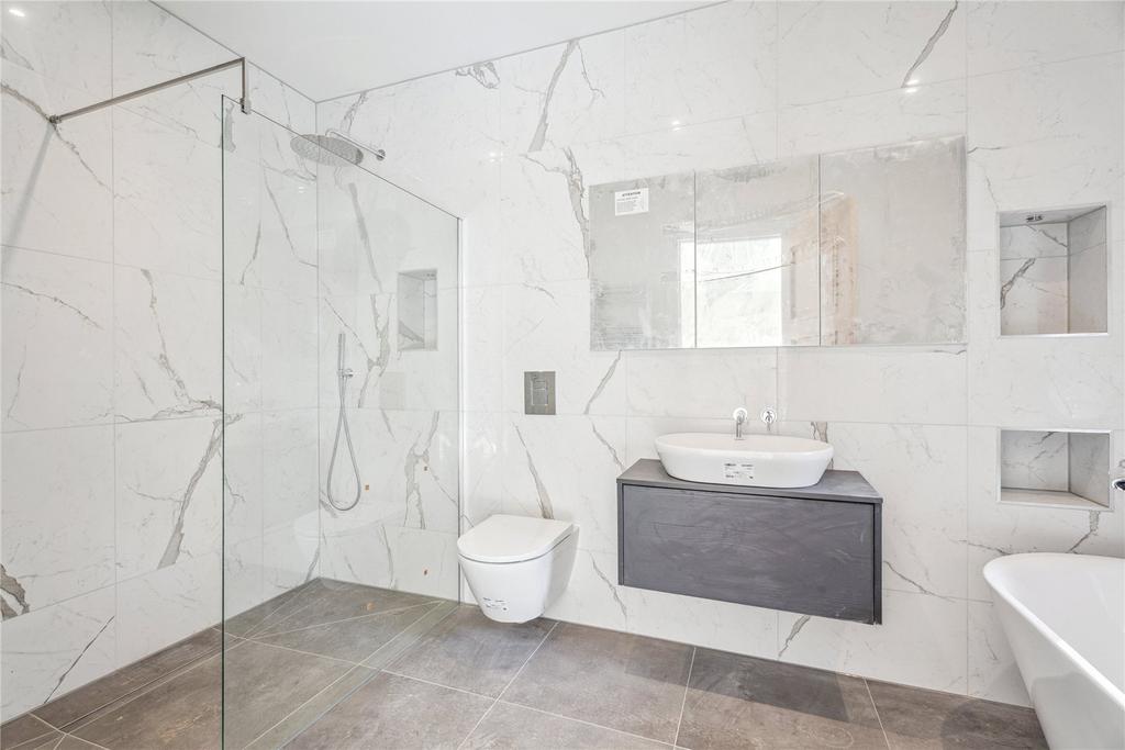 Bed 1 En-Suite