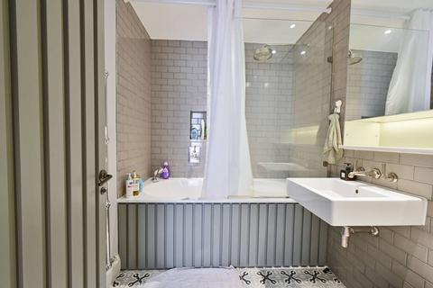 2 bedroom flat for sale, Gray's Inn Road, Bloomsbury, London, WC1X