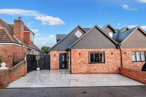 4 bedroom semi-detached house to rent, 2a Cliff View Road, Cliffsend, Ramsgate, Kent, CT12