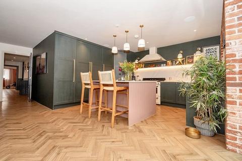4 bedroom semi-detached house to rent, 2a Cliff View Road, Cliffsend, Ramsgate, Kent, CT12