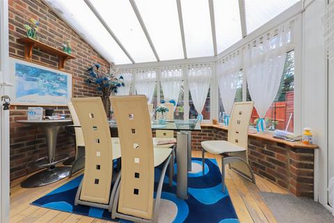 3 bedroom semi-detached house for sale, Spears Walk, Brighton