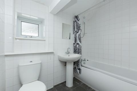 Flat 3, 12 Cedric Road, Westgate-on-sea, CT8 8NZ
