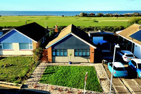3 bedroom bungalow for sale, Queen Berthas Avenue, Birchington, CT7