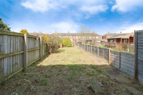 2 bedroom terraced house for sale, Hotham Road South, Hull.
