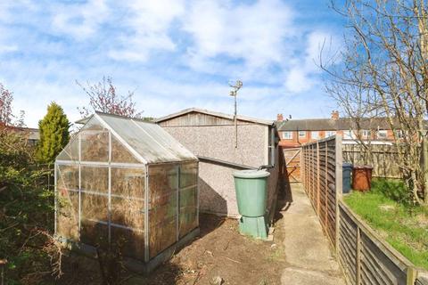 2 bedroom terraced house for sale, Hotham Road South, Hull.