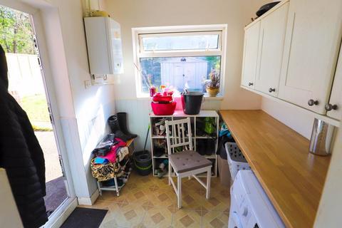 23 Burns Avenue, Exeter, EX2 6BX