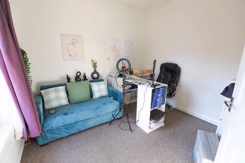 23 Burns Avenue, Exeter, EX2 6BX