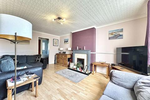 1 bedroom ground floor flat for sale, Roper Walk, WOODSETTON, DY3 1BQ