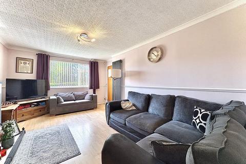1 bedroom ground floor flat for sale, Roper Walk, WOODSETTON, DY3 1BQ