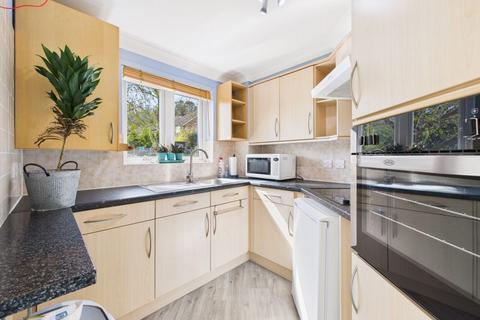 2 bedroom retirement property for sale, ASPREY COURT, STAFFORD ROAD, CATERHAM VALLEY