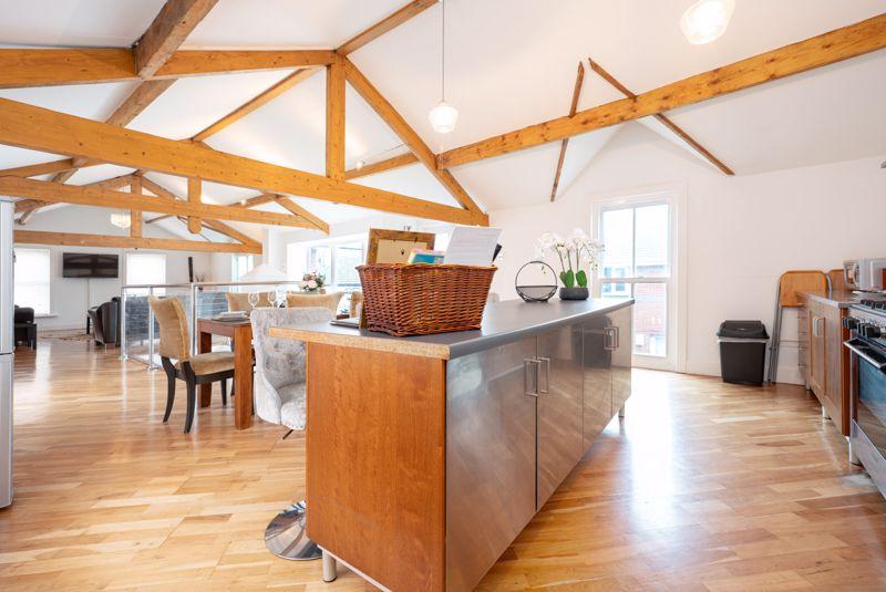 Kitchen/ dining area