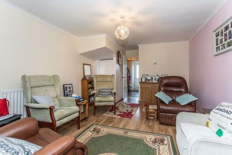 6 Alder Close, Heathfield, TN21 8BY
