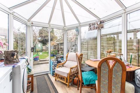6 Alder Close, Heathfield, TN21 8BY
