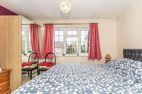 6 Alder Close, Heathfield, TN21 8BY