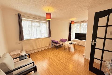 1 bedroom apartment for sale, Old Ruislip Road, Northolt