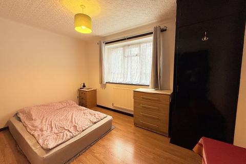 1 bedroom apartment for sale, Old Ruislip Road, Northolt