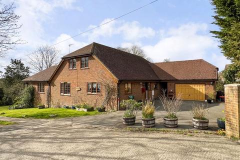 3 bedroom detached bungalow for sale, Hamstreet