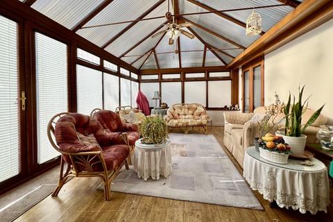 3 bedroom detached bungalow for sale, Hamstreet