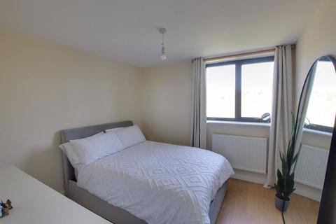 2 bedroom apartment to rent, Lower Bristol Road, Bath