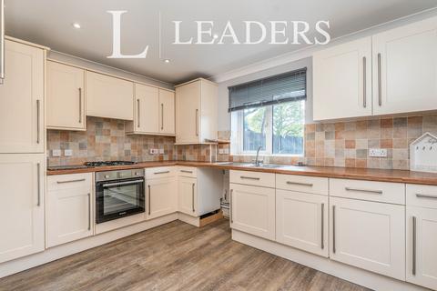 4 bedroom townhouse to rent, Carpenters Close, Hedge End, Southampton, SO30