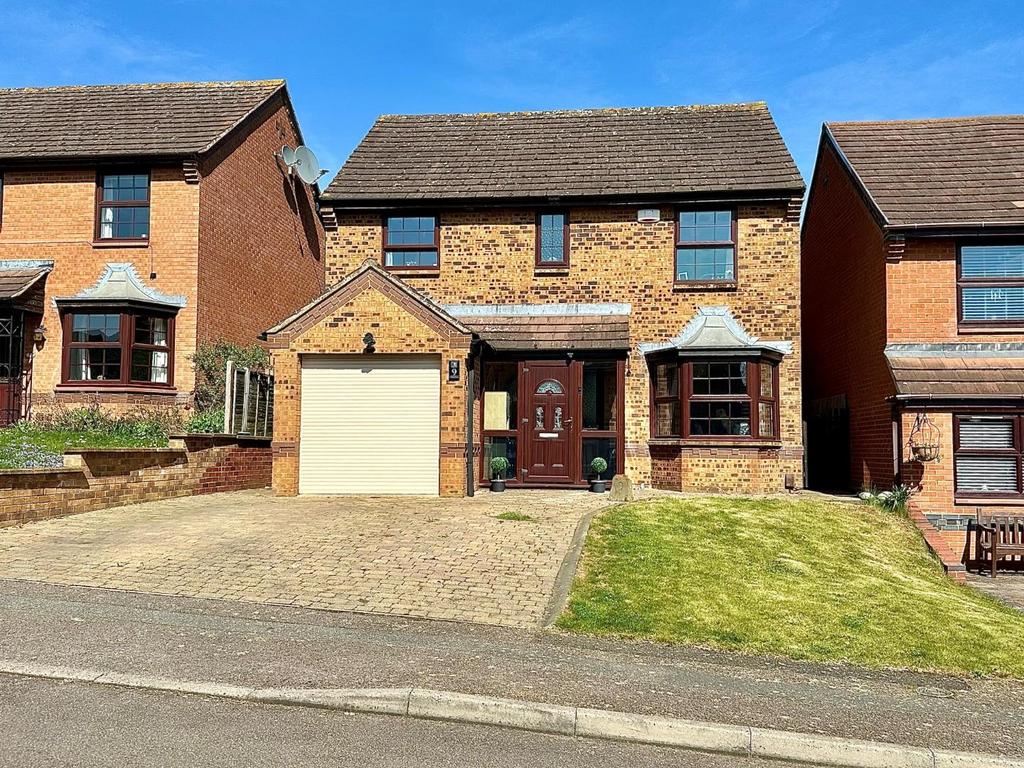 Downsway, East Hunsbury, Northampton NN4 4 bed detached house for sale ...