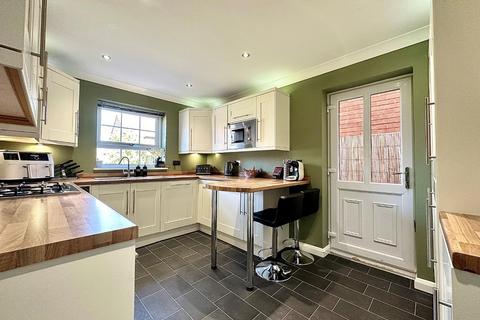 9 Downsway, Northampton, NN4 0TD