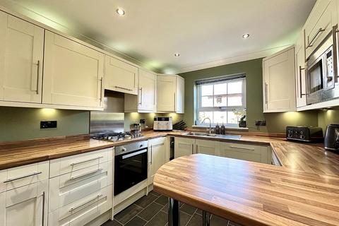 9 Downsway, Northampton, NN4 0TD
