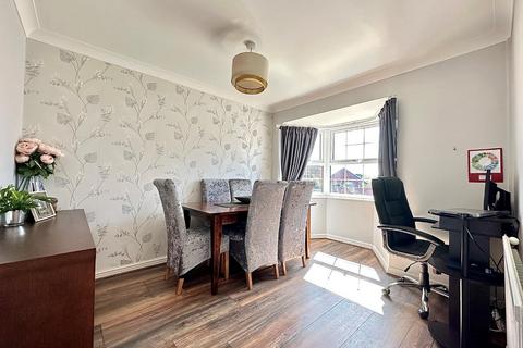 9 Downsway, Northampton, NN4 0TD