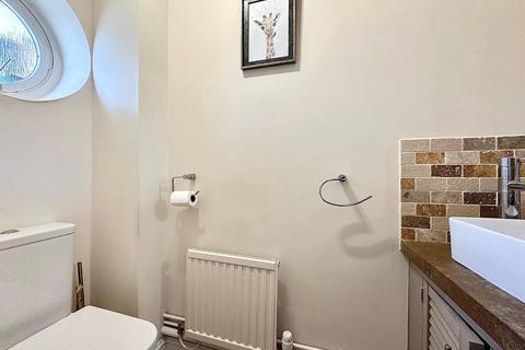 9 Downsway, Northampton, NN4 0TD