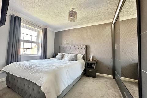 9 Downsway, Northampton, NN4 0TD