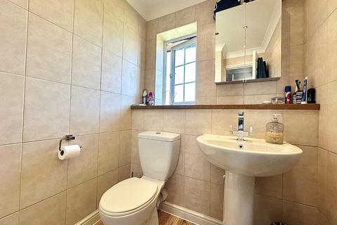 9 Downsway, Northampton, NN4 0TD