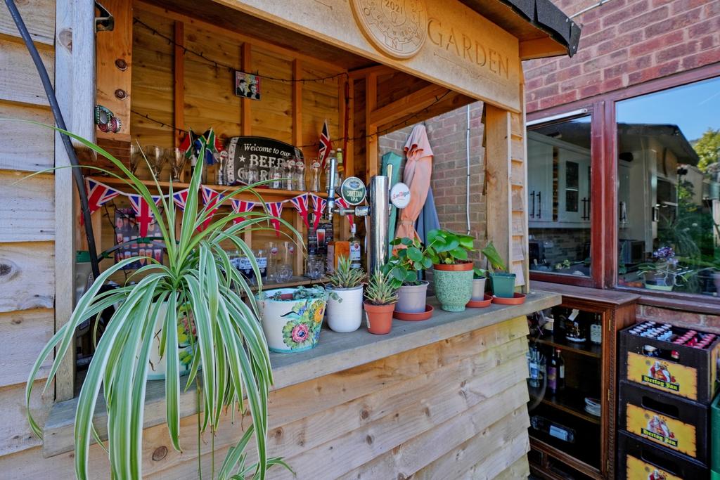 Garden Bar