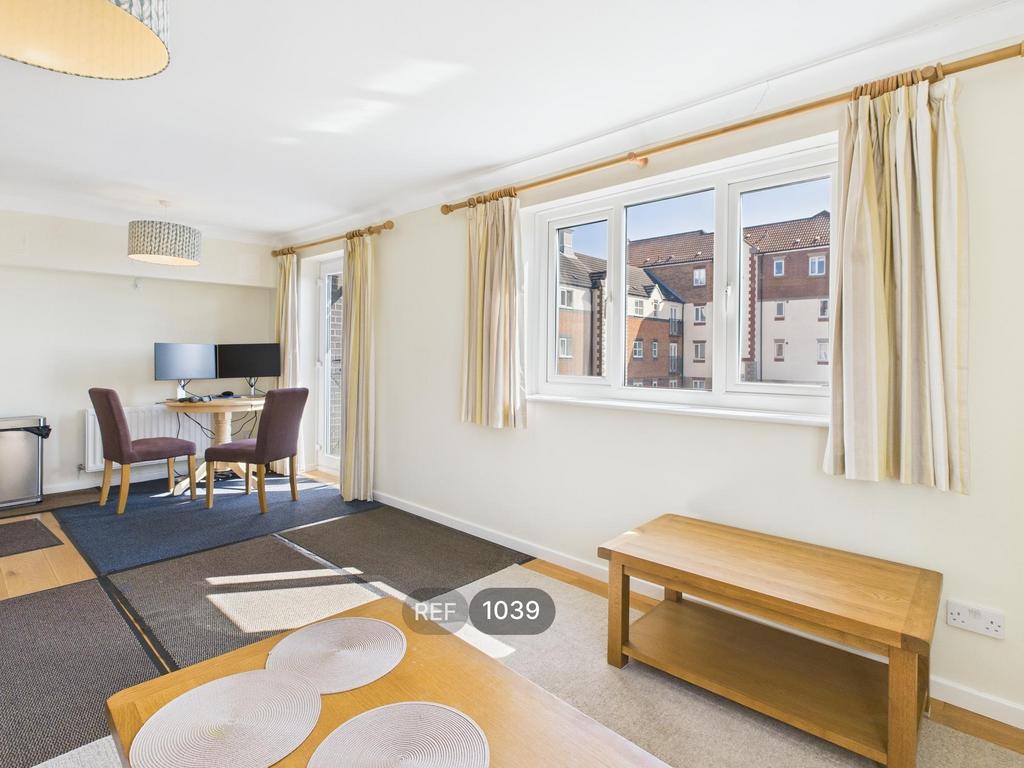 Kitchen &amp; Living area
