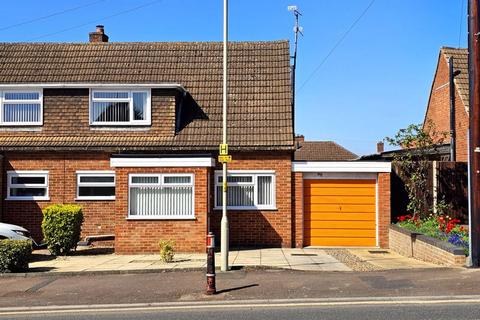 2 bedroom semi-detached house for sale, Oxstalls Way, Longlevens,Gloucester