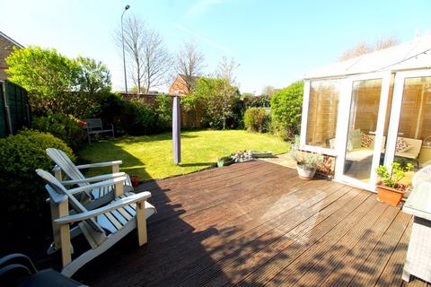 4 bedroom link detached house for sale