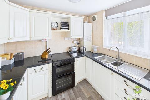 2 bedroom bungalow for sale, Kyetop Walk, Gillingham, Kent, ME8