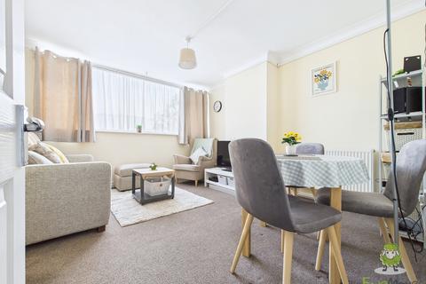 2 bedroom bungalow for sale, Kyetop Walk, Gillingham, Kent, ME8