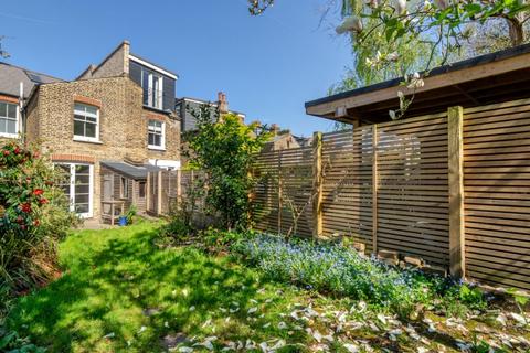 3 bedroom end of terrace house to rent, Fawe Park Road Putney SW15