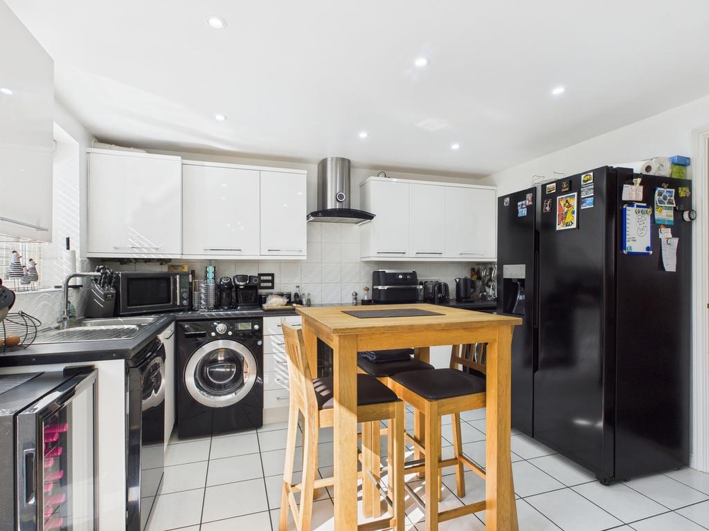 Breakfast/kitchen