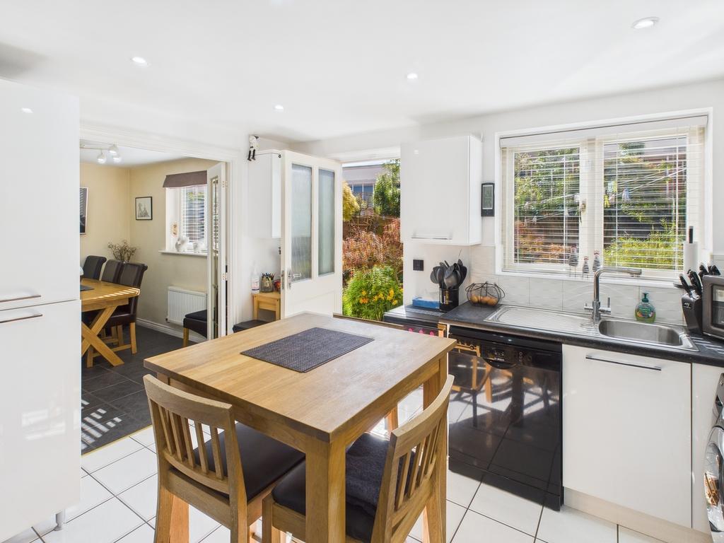 Breakfast/kitchen